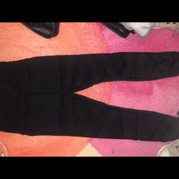 Wunder under lululemon tights - Picture 3 of 3